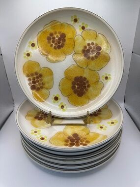 Vintage Denby Minstrel yellow Floral 10" dinner plates. Set of 7.
